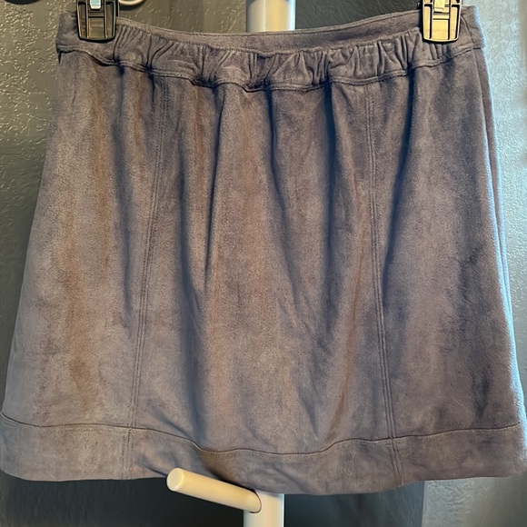 Abercrombie Kids skirt used.. Size 15/16 (Gray) - Picture 3 of 3